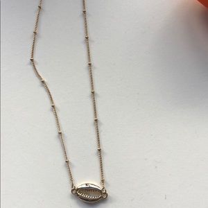 gold necklace w shell